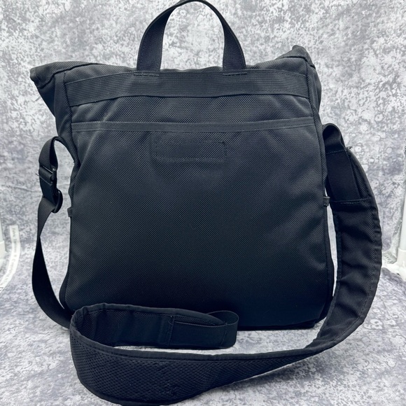 Patagonia® 
Vertical Mass bag - Picture 3 of 10